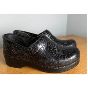 Dansko Professional Stapled Ladies Clog Black Tooled Leather Clogs sz38 7.5-8 US
